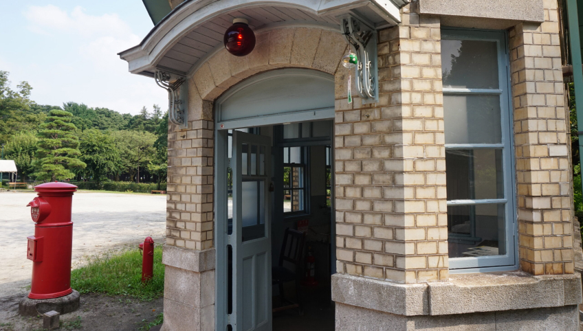 交番の応対に無人受付を採用し地域サービスを向上